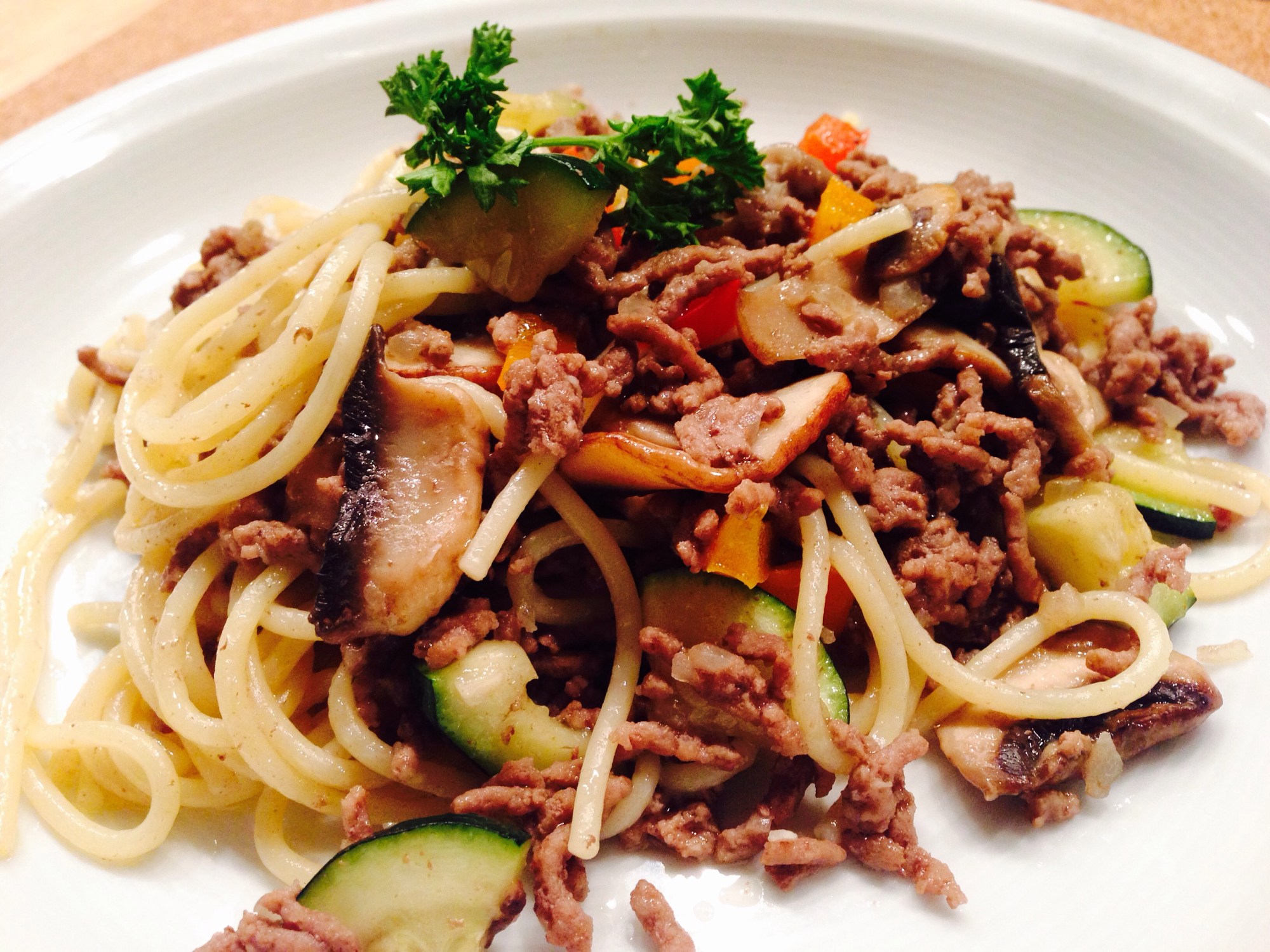 Gemischte Pilze mit Nudeln